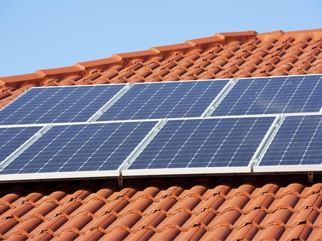 ¿Cómo funcionan las placas fotovoltaicas? 