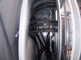 Instalación de cuadro en Abanca Pocomaco..