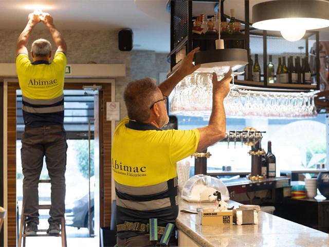 ¿Luz cálida o luz fría para el interior?